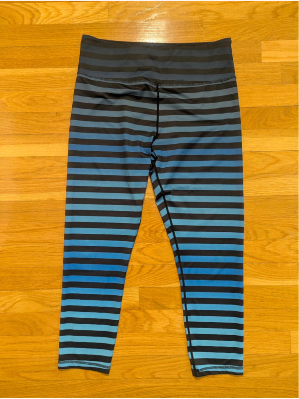 Zyia Active Blue Black Ombre Stripe Capri Leggings XL 14 16 - Picture 8 of 8